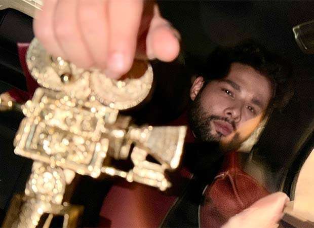 Bollywood Hungama OTT India Fest 2025: Siddhant Chaturvedi dedicates his award for Dhadak 2 to late Saksham Tate 2025 : Bollywood News - Bollywood Hungama
