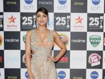 Photos: Alia Bhatt, Daisy Shah, Manoj Bajpayee and others grace the red carpet of the 25th ITA Awards | Parties & Events - Bollywood Hungama