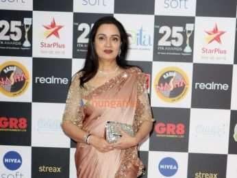 Photos: Alia Bhatt, Daisy Shah, Manoj Bajpayee and others grace the red carpet of the 25th ITA Awards | Parties & Events - Bollywood Hungama