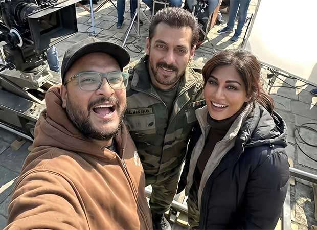 Salman Khan closes the final chapter of Battle of Galwan shoot; new photo with Chitrangda Singh adds to the hype around the 2020 clash-inspired war epic 2020 : Bollywood News - Bollywood Hungama