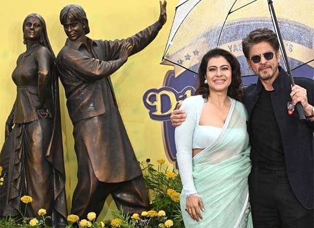 Shah Rukh Khan and Kajol unveil DDLJ bronze statue in London&rsquo;s Leicester Square : Bollywood News - Bollywood Hungama