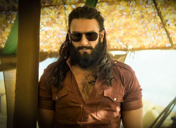 THIS IS INSANE! Dhurandhar&rsquo;s Thursday beats its own Monday, Tuesday, Wednesday AND Opening Day, enters Rs. 200 cr. club in 7 days :Bollywood Box Office - Bollywood Hungama