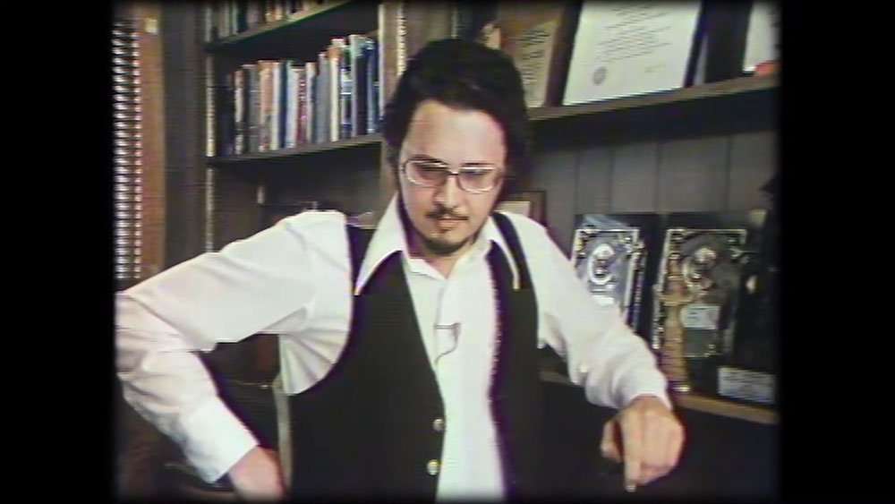 Real 2 Reel: A Savage Art (The Life & Cartoons of Pat Oliphant) - Morbidly Beautiful