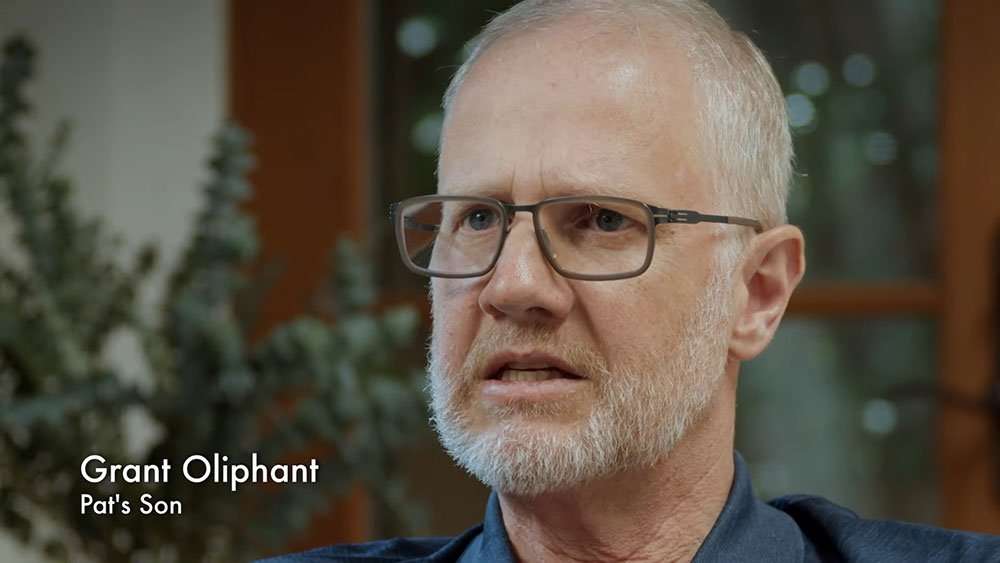 Real 2 Reel: A Savage Art (The Life & Cartoons of Pat Oliphant) - Morbidly Beautiful