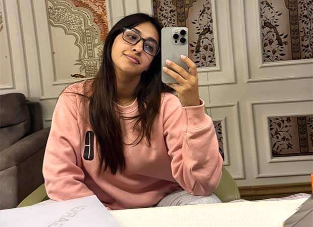 Akansha Ranjan Kapoor kicks off 2026 in work mode; vanity room post sparks buzz around new project 2026 : Bollywood News - Bollywood Hungama