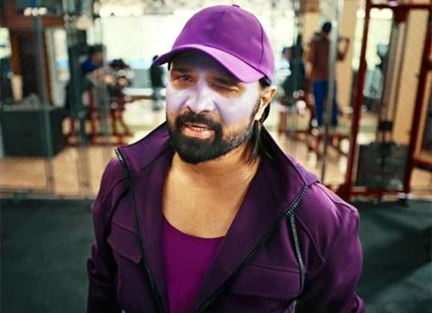 Himesh Reshammiya reinvents his iconic dialogue for Foxtale campaign, watch! : Bollywood News - Bollywood Hungama