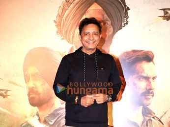 Photos: Sunny Deol, Varun Dhawan, Suniel Shetty, Sonam Bajwa and others grace the premiere of Border 2 | Parties & Events - Bollywood Hungama