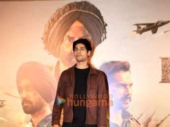 Photos: Sunny Deol, Varun Dhawan, Suniel Shetty, Sonam Bajwa and others grace the premiere of Border 2 | Parties & Events - Bollywood Hungama