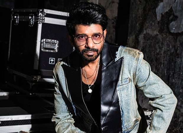 Viineet Kumar Siingh’s next with Vikram Phadnis goes on floors : Bollywood News - Bollywood Hungama