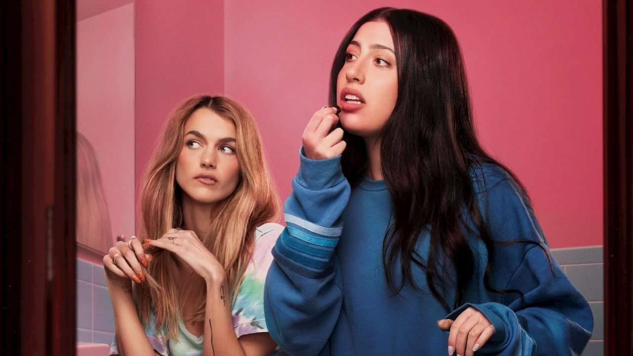 'Roommates' Review: A Mixed Bag of College Comedy on Netflix