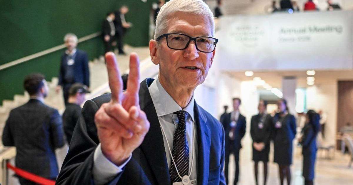 Apple CEO Tim Cook To Step Down, Replacement & Date Revealed