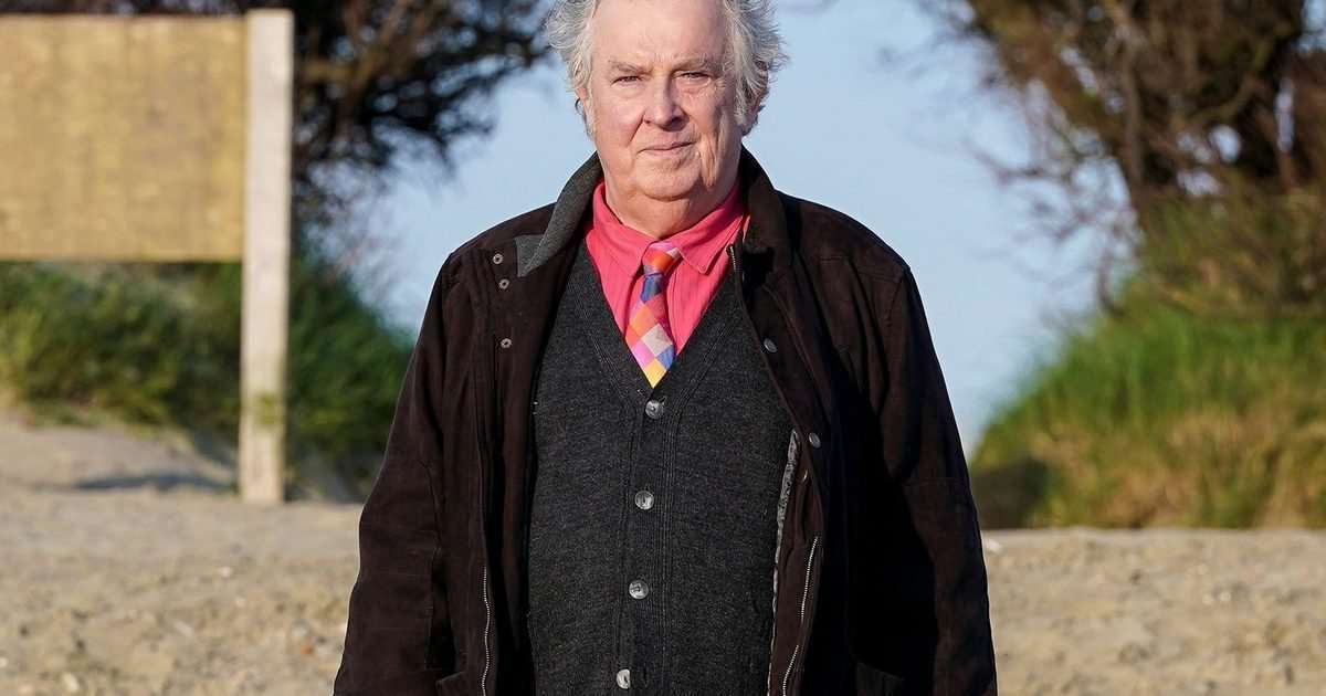 EastEnders airs heartbreaking death scenes as Nigel Bates leaves soap after 34 years in early BBC iPlayer release