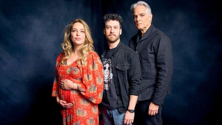 Jessica Rothe, Caleb Phillips, Yul Vazquez of Imposters in Den of Geek studio at SXSW 2026.