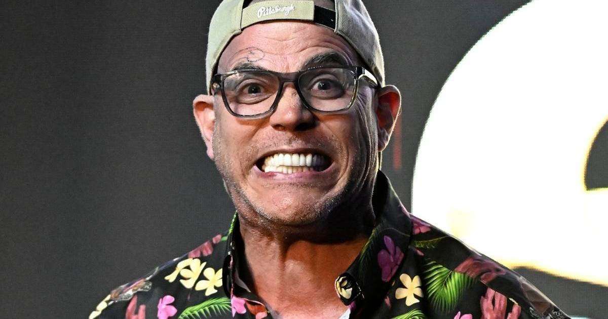 Jackass 5 Photos Offer Uncomfortable First Look at Steve-O&rsquo;s Robot Prostate Exam