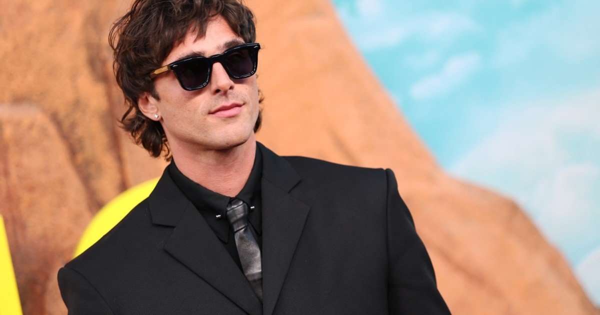 Jacob Elordi Called &lsquo;Mullet Twin&rsquo; by Oscar Nominee After Coachella Experience