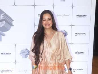 Photos: Aamir Khan, Javed Akhtar, Rajkumar Hirani, Anil Kapoor, Sooraj Barjatya and others grace the red carpet celebration of Boman Irani's Spiral Bound