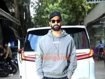 Photos: Vicky Kaushal snapped in Town