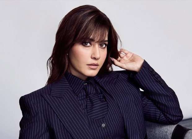 Raashii Khanna shares no-makeup BTS selfie from song shoot of Anees Bazmee’s upcoming film