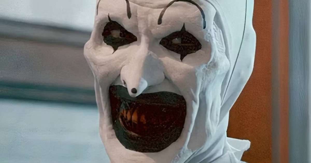 Watch Terrifier&rsquo;s David Howard Thornton Propose to Girlfriend Dressed as Art the Clown