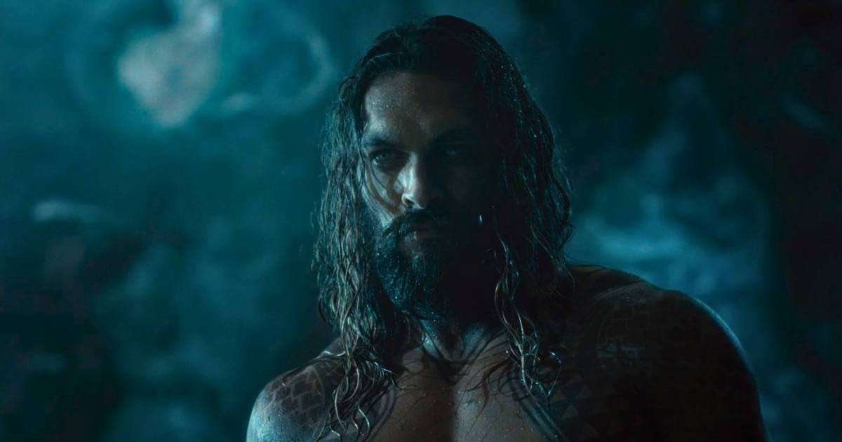 Zack Snyder Reveals Aquaman&rsquo;s Original Story & Secret Behind Tattoos