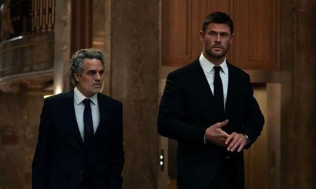 a still from crime 101 thriller movie on Amazon Prime Video