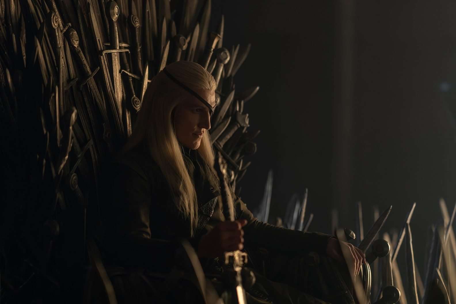 ewan-mitchell-aemond-house-of-the-dragon-season-3