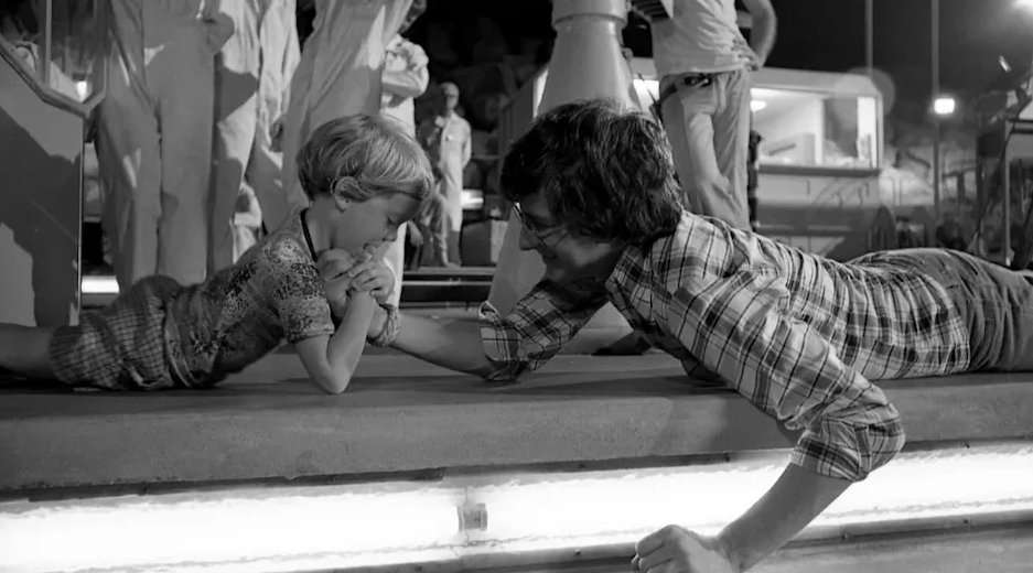 20 Fun Photos Taken Behind the Scenes of Movies from the 1970s | Den of Geek