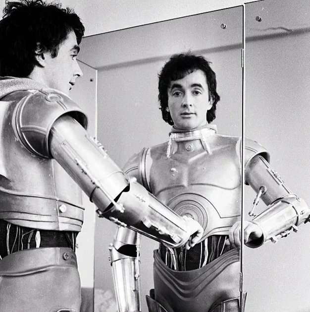 20 Fun Photos Taken Behind the Scenes of Movies from the 1970s | Den of Geek