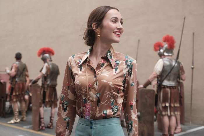 Maude Apatow smiles as Lexi Howard on the Warner Bros lot in Euphoria season 3.