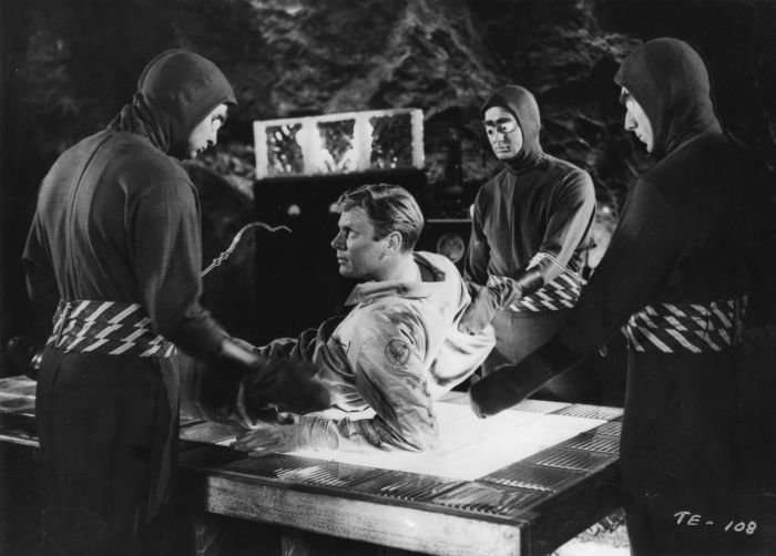 killers_from_space_108