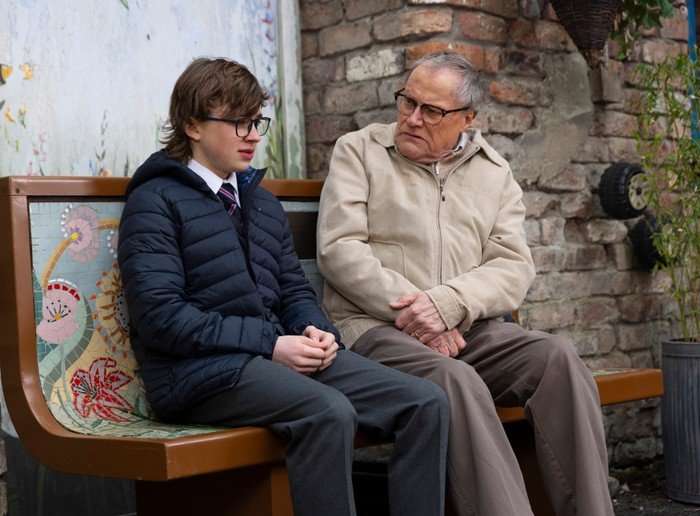 Sam and Roy have a heart to heart on a memorial bench in Coronation Street
