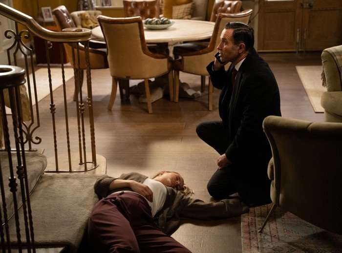 20_05_emm_dawn_graham_02 Graham stands over Dawn's lifeless body in a scene from Emmerdale