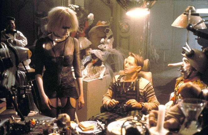 20 Pop Culture Predictions That Accidentally Came True | Den of Geek