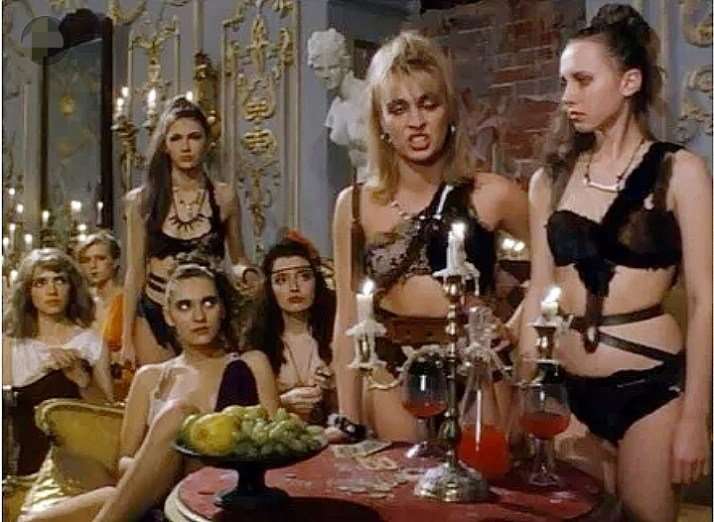 Burial-of-the-Rats-horror-movie-film-1995-review-reviews-rat-women.jpg