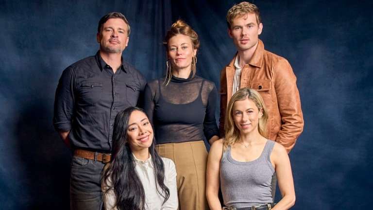 Tom Welling, Cassidy Freeman, Garrett Wareing, Iliza Shlesinger , and Aimee Garcia of Chasing Summer in Den of Geek studio at SXSW 2026.