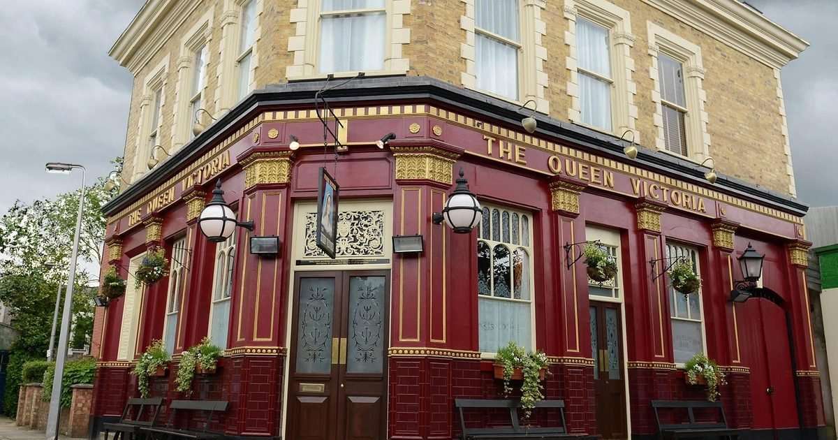 EastEnders airs scandalous affair for fan-favourite in early BBC iPlayer release