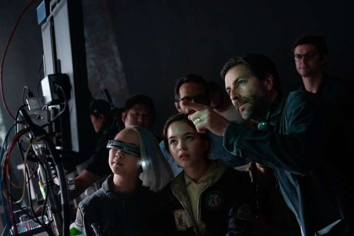 Skeleton Crew cast gathered around a camera