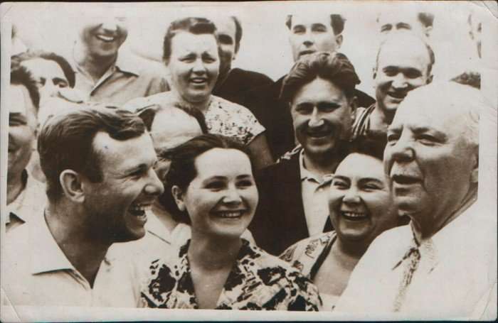 Russian cosmonaut Yuri Gagarin with his wife, Valentina Goryacheva, in 1962 Russian cosmonaut Yuri Gagarin with his wife, Valentina Goryacheva, in 1962