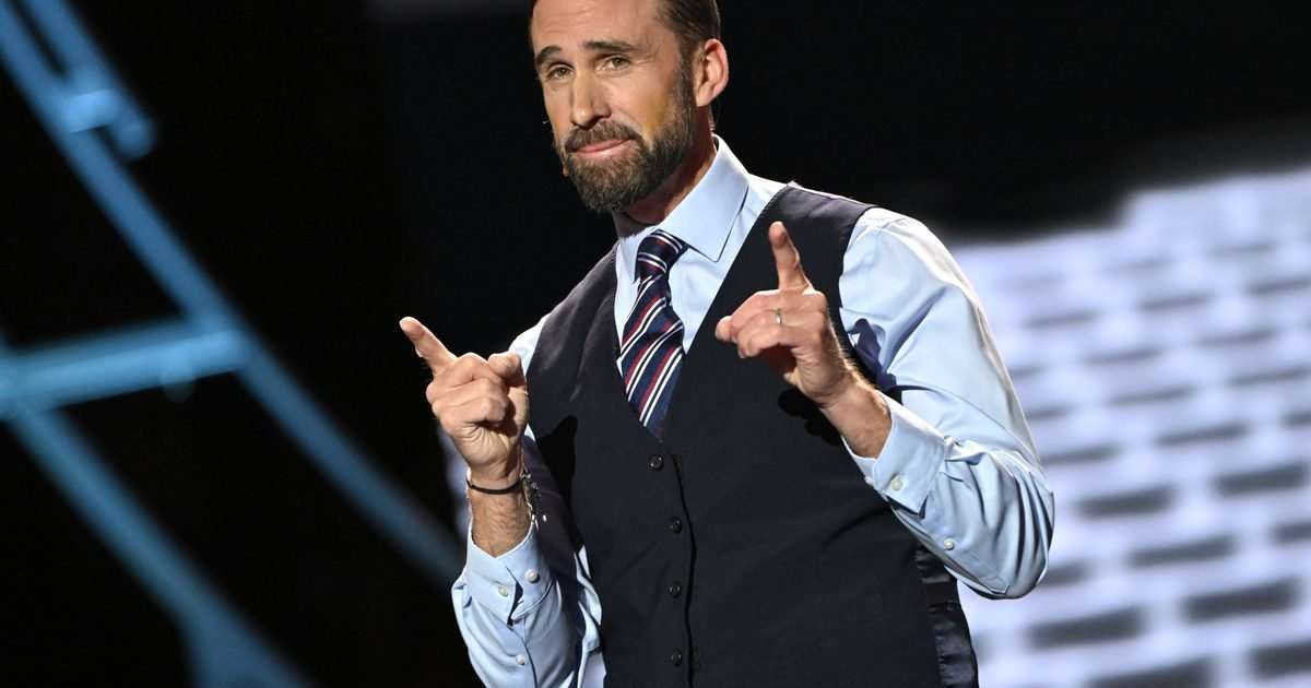 Joseph Fiennes reveals secrets of becoming Gareth Southgate: "Dear England is about grappling with ghosts"