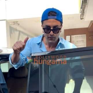 Photos: Ranbir Kapoor snapped in Bandra
