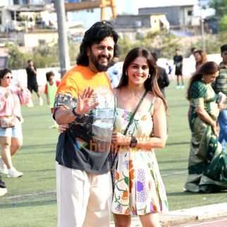 Photos: Riteish Deshmukh and Genelia Deshmukh snapped in Bandra