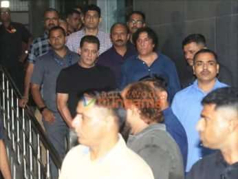 Photos: Salman Khan snapped at Hinduja Hospital in Bandra