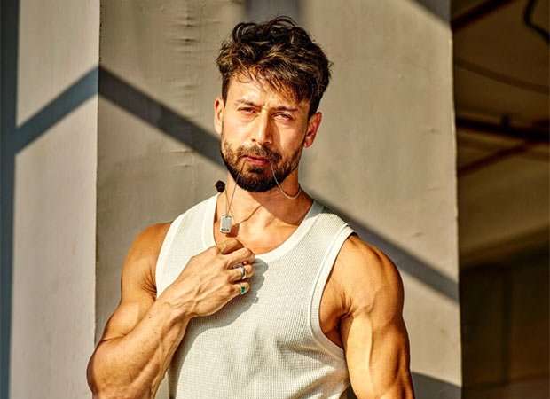 Tiger Shroff gifts boxing gloves to young fan, watch
