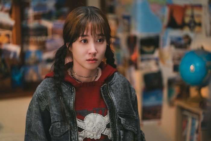 Eun-bin as Eun Chae-ni in The Wonderfools