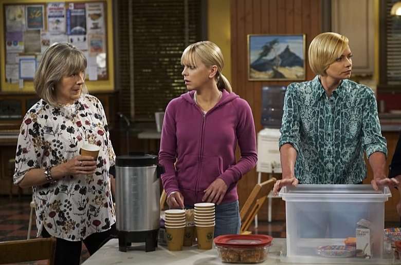 15 Popular Shows We've Never Heard Anyone Mention | Den of Geek