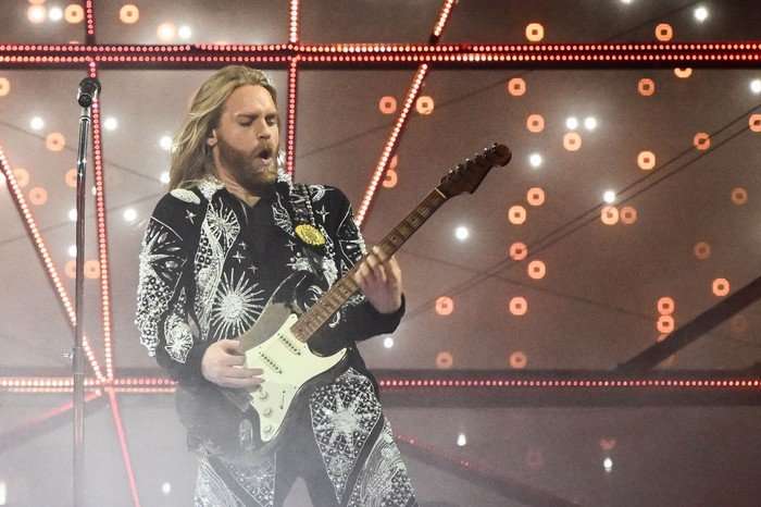 Sam Ryder performing Space Man at Eurovision 2022
