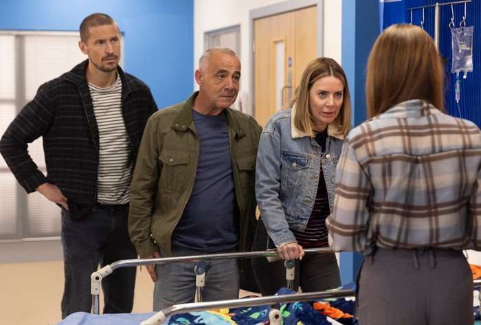 06_07_coro_hospital_02 The consultant talks to Carl, Kevin and Abi Webster in Coronation Street
