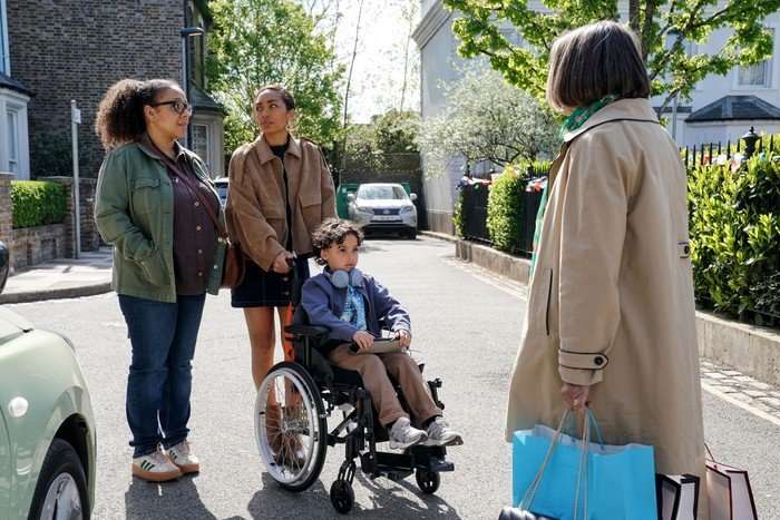566232,TITLE:Eastenders Sheila talks to Libby and Chelsea, who are