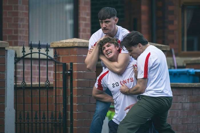 Tip Toe - Ep5 Saul is violently restrained by two other young men outside his house