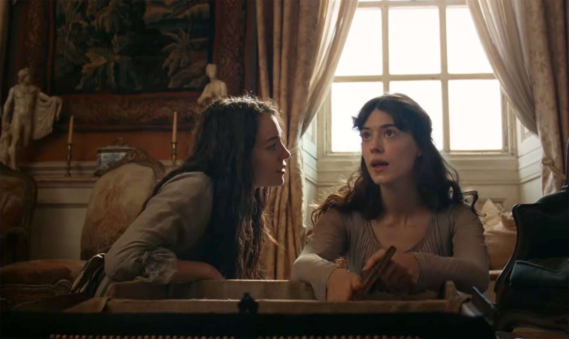 Daisy Edgar-Jones & Esme Creed-Miles in 'Sense and Sensibility' Trailer | FirstShowing.net
